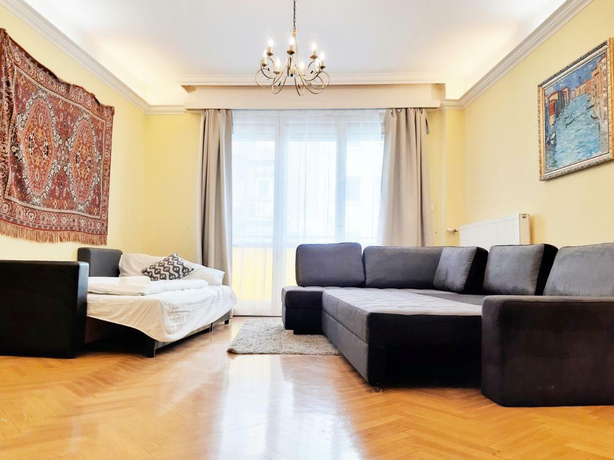 Gold Rose Apartment With 3 Rooms, Budapest