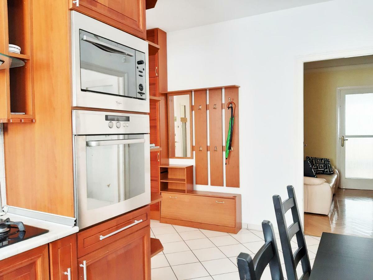 Gold Rose Apartment With 3 Rooms — Fotók 1